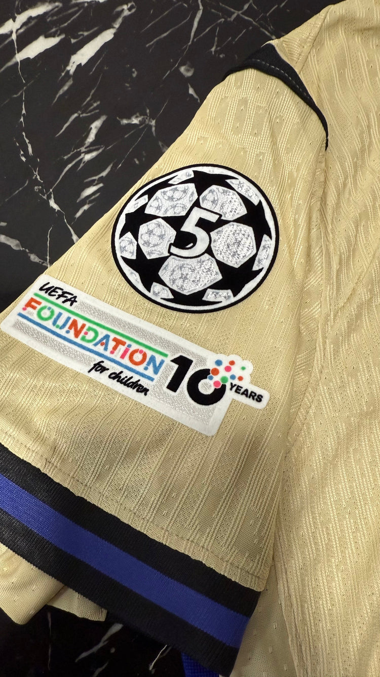 Competiciones Internacionales — La pasión de cada torneo en una camiseta