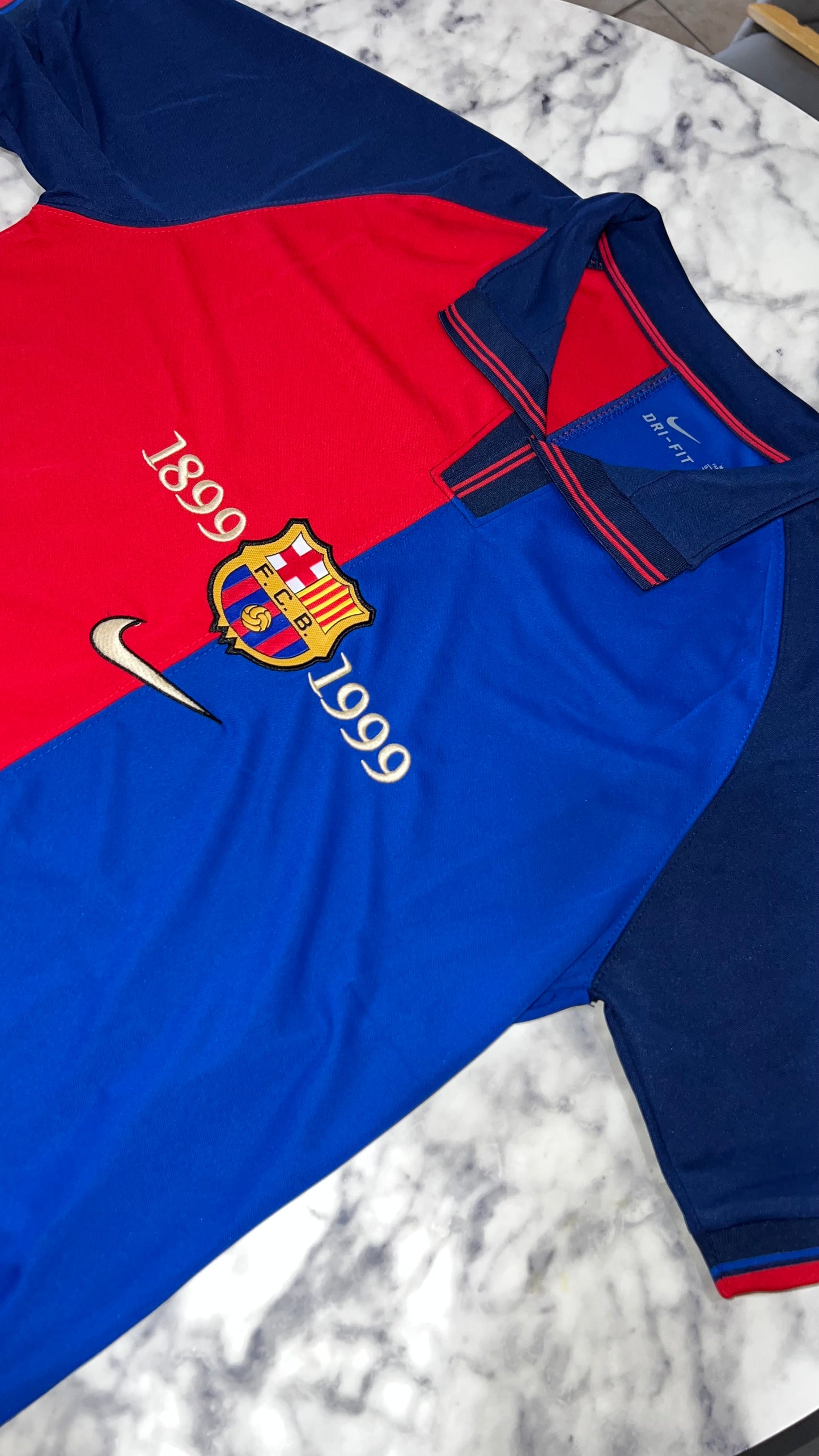 Barcelona 1899-1999 - Guardiola #4 – Camiseta Retro Centenario (Talle M)