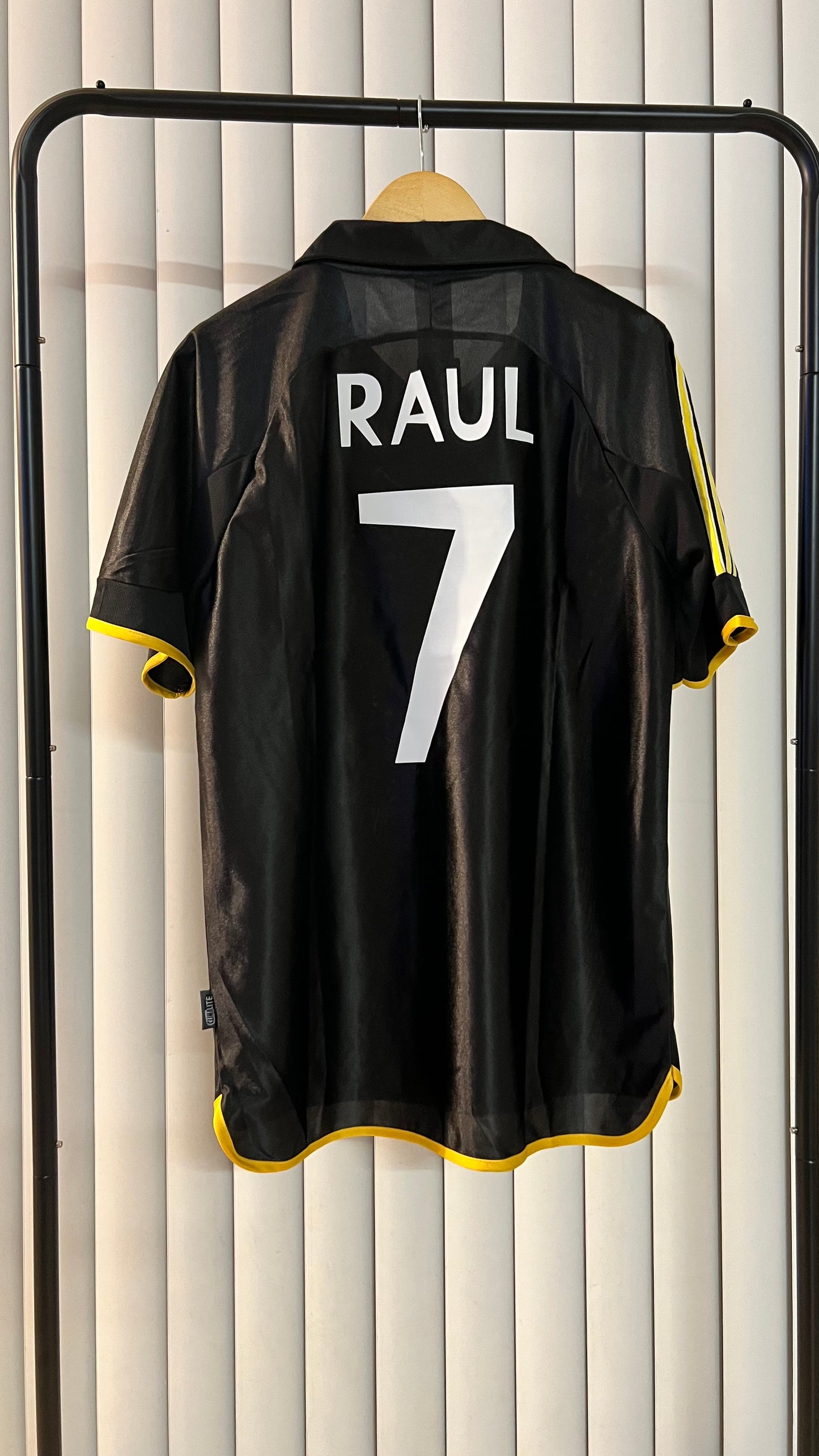 Real Madrid 1999/2000 Visitante - Camiseta Retro