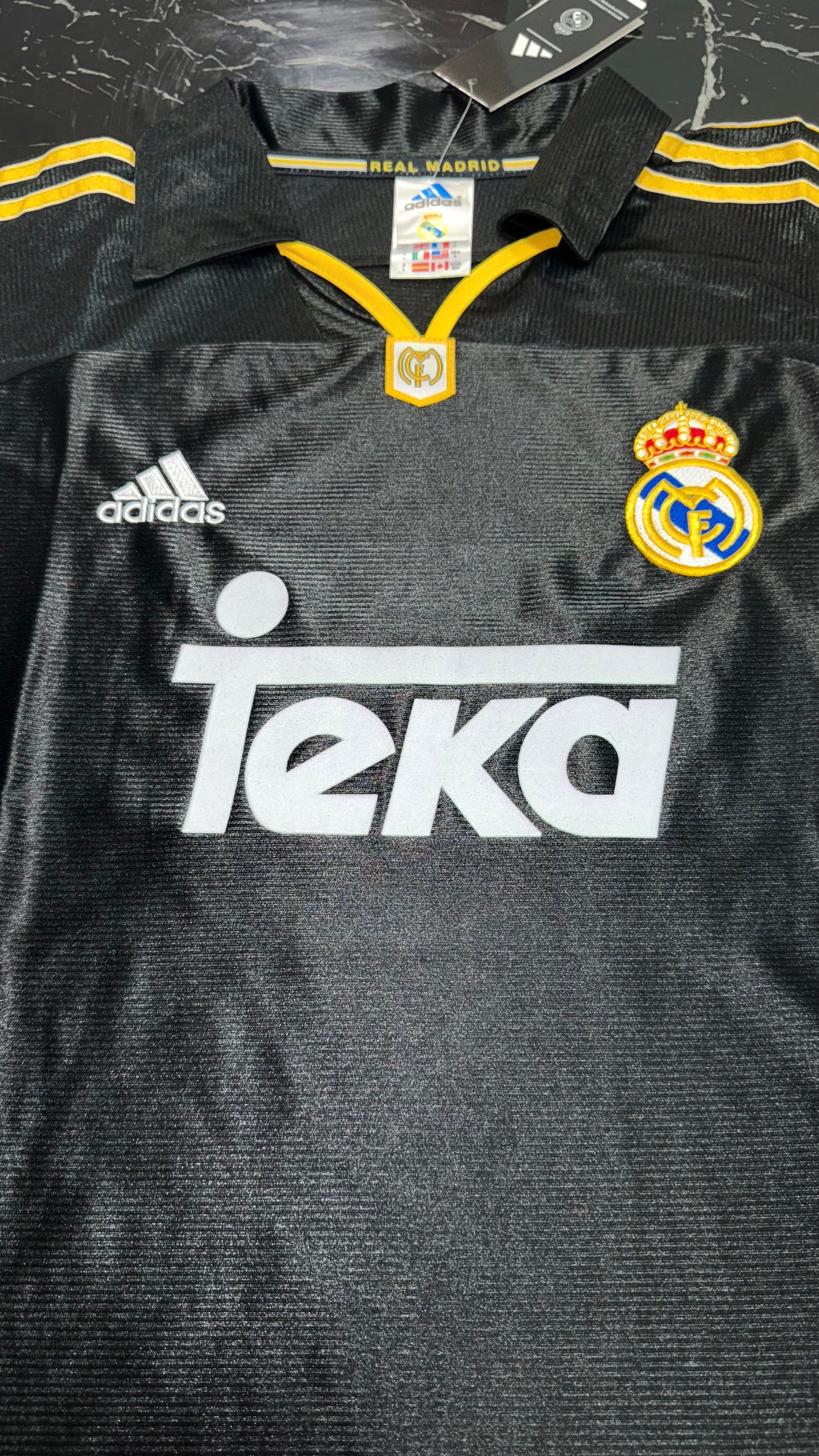 Real Madrid 1999/2000 Visitante - Camiseta Retro