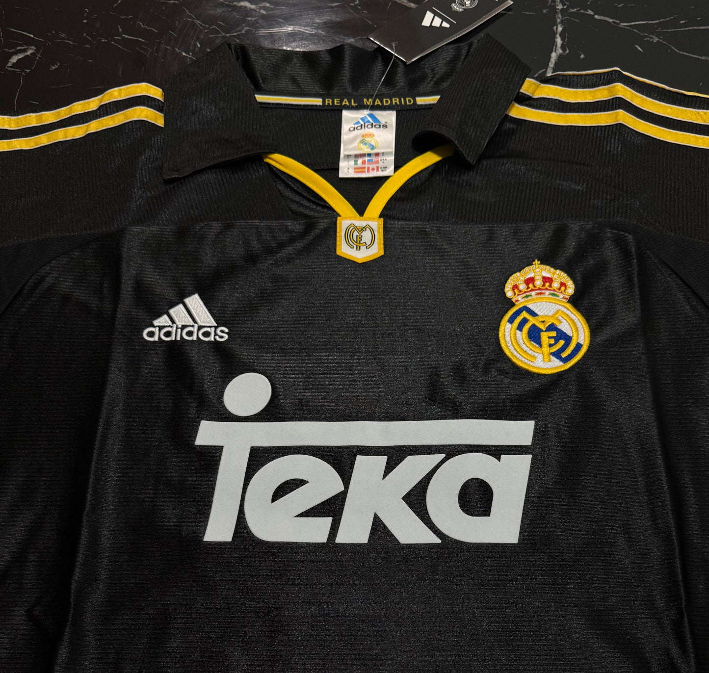 Real Madrid 1999/2000 Visitante - Camiseta Retro