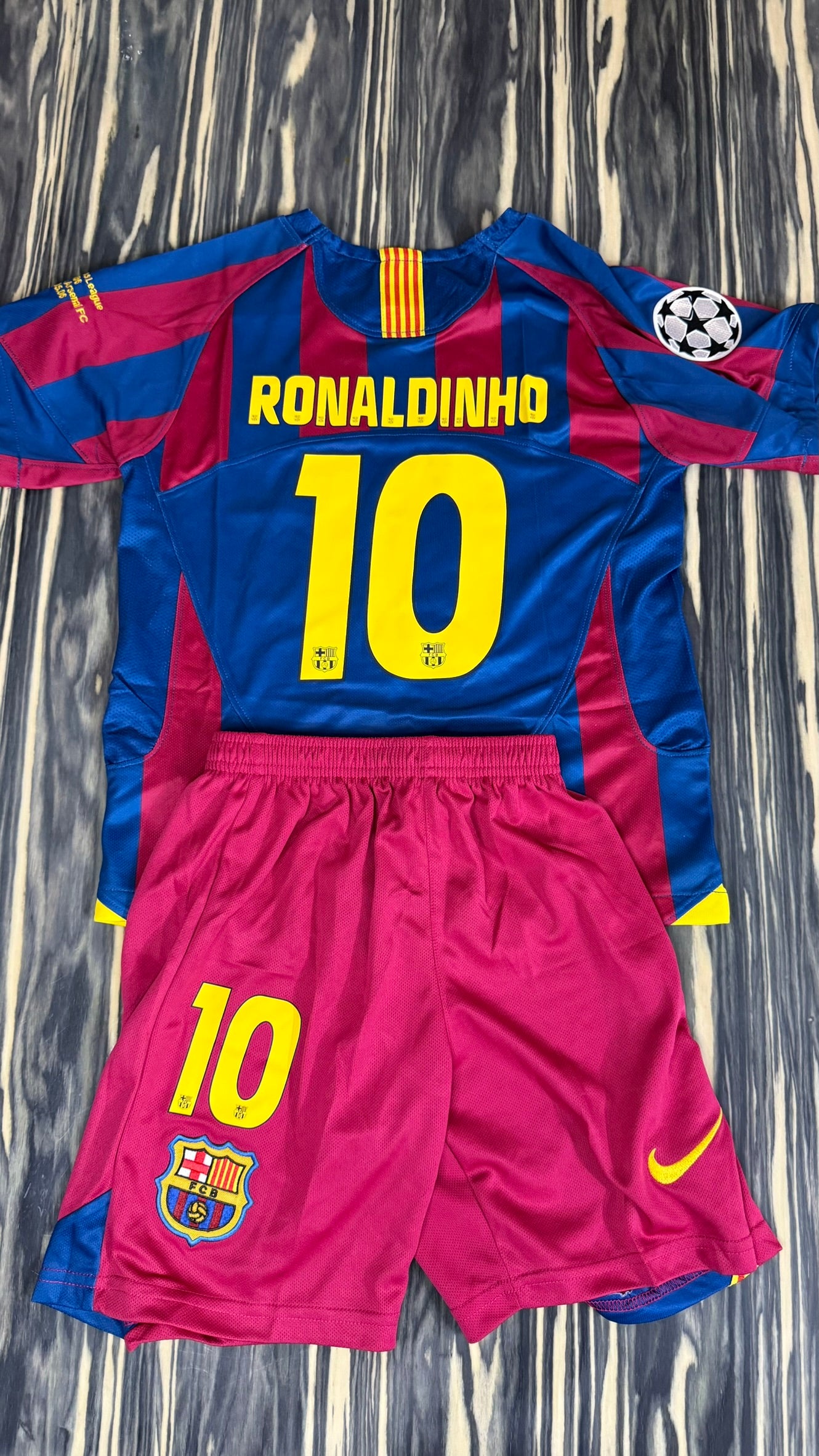 Barcelona 2005/06 Retro – Children's Kit