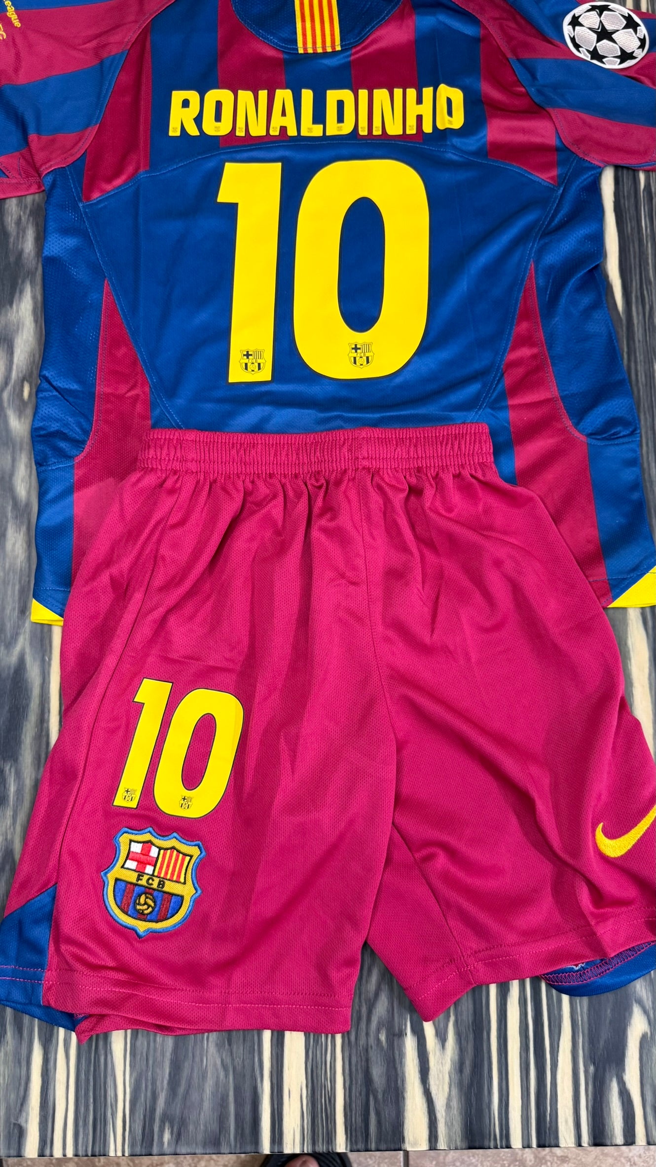 Barcelona 2005/06 Retro – Children's Kit