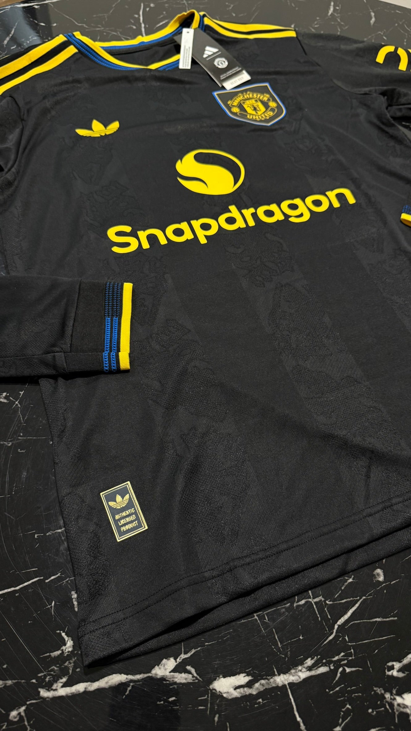 Manchester United 2025/26 Long Sleeve Away Kit - Player Version