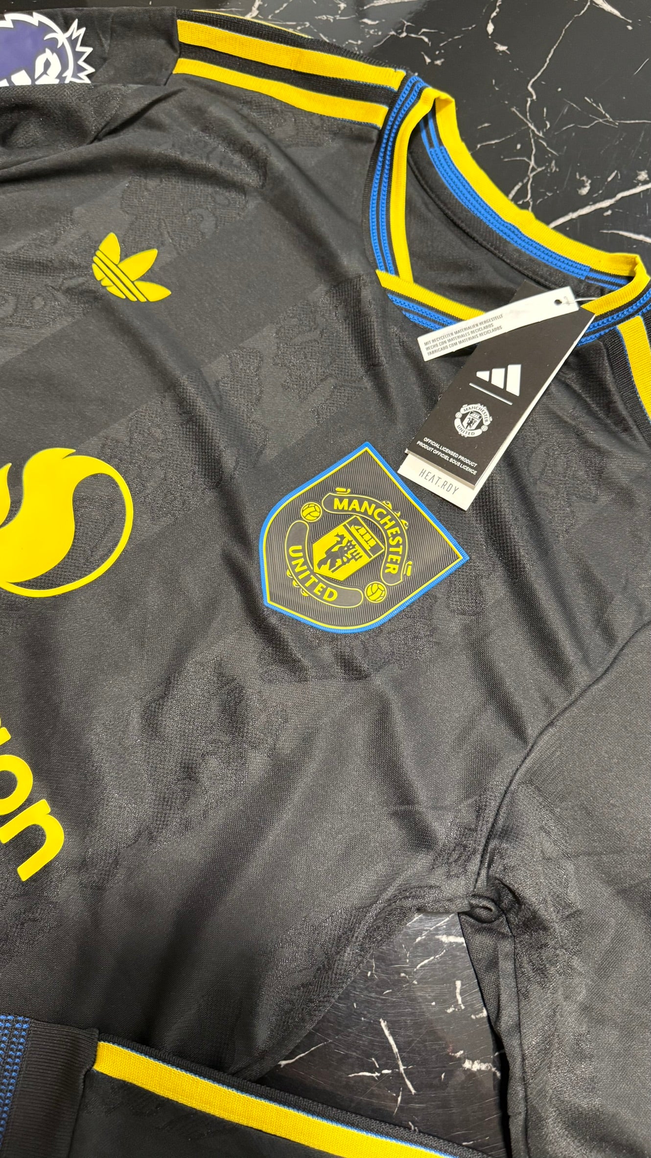 Manchester United 2025/26 Long Sleeve Away Kit - Player Version