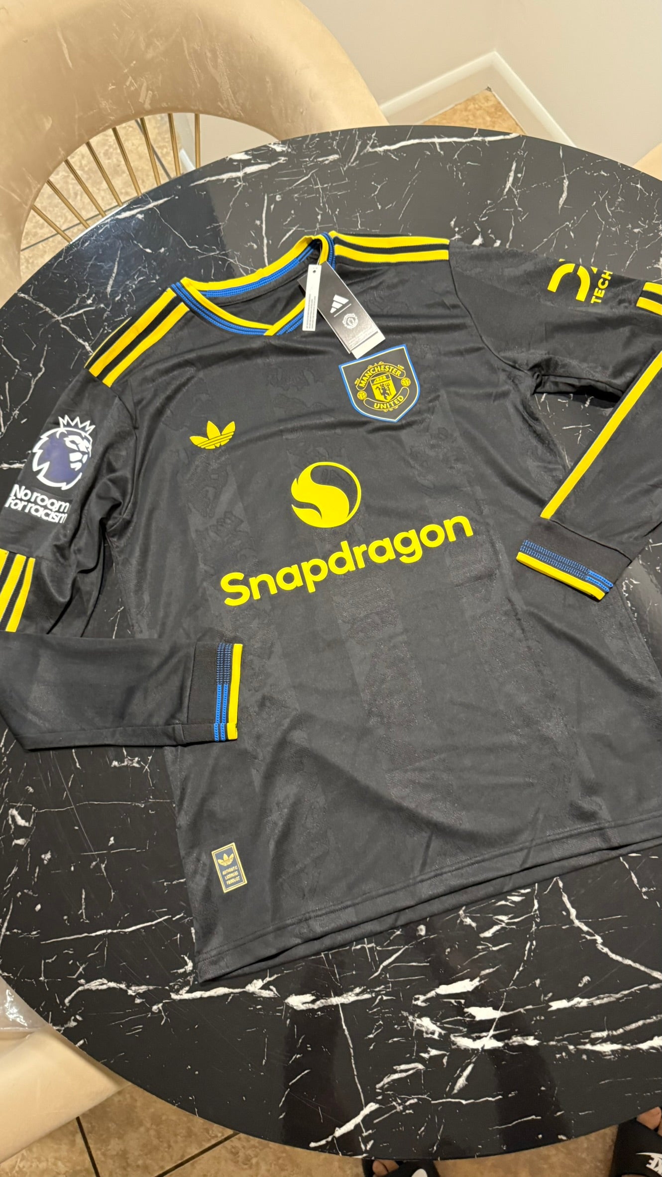 Manchester United 2025/26 Long Sleeve Away Kit - Player Version