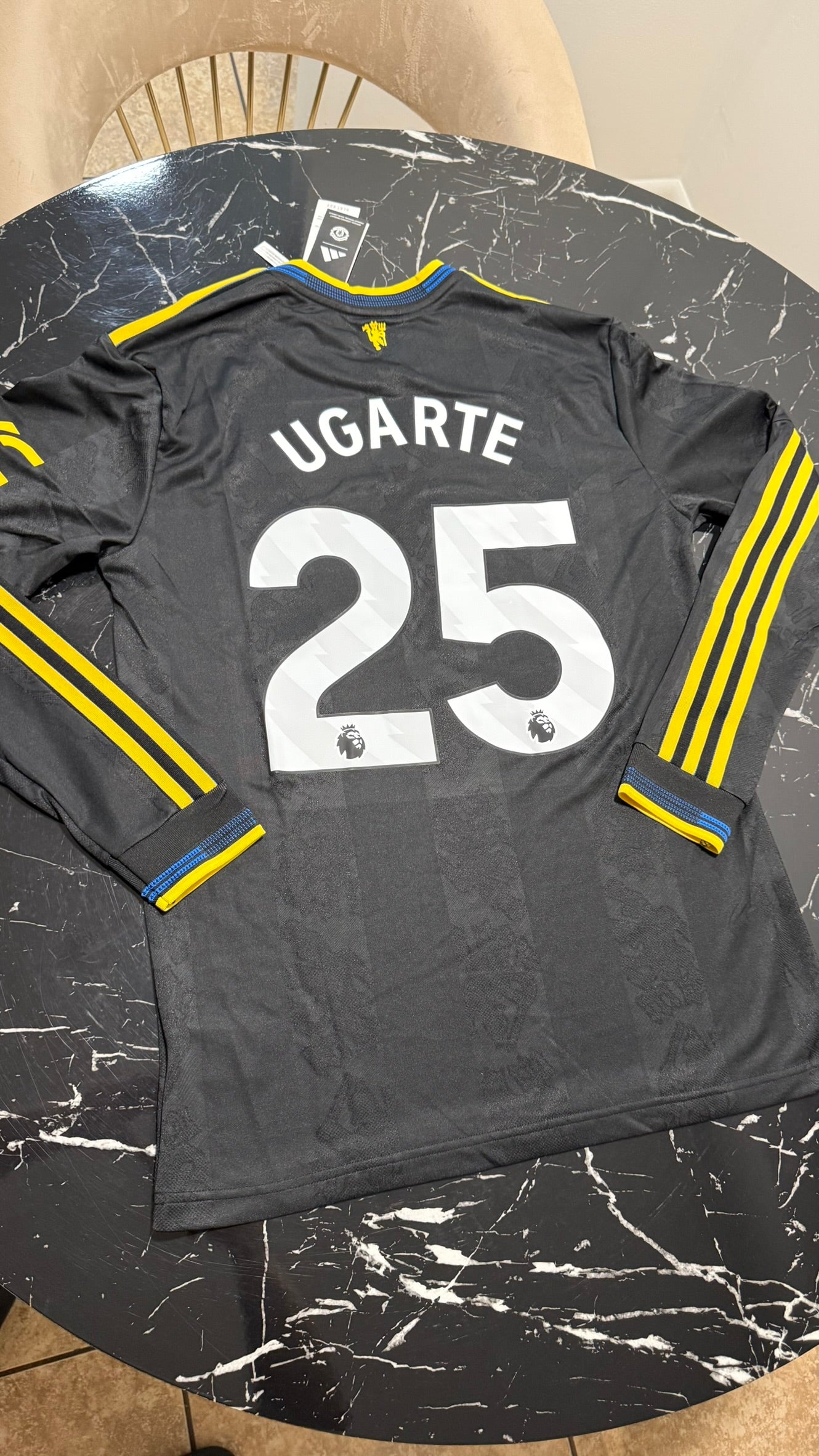 Manchester United 2025/26 Long Sleeve Away Kit - Player Version