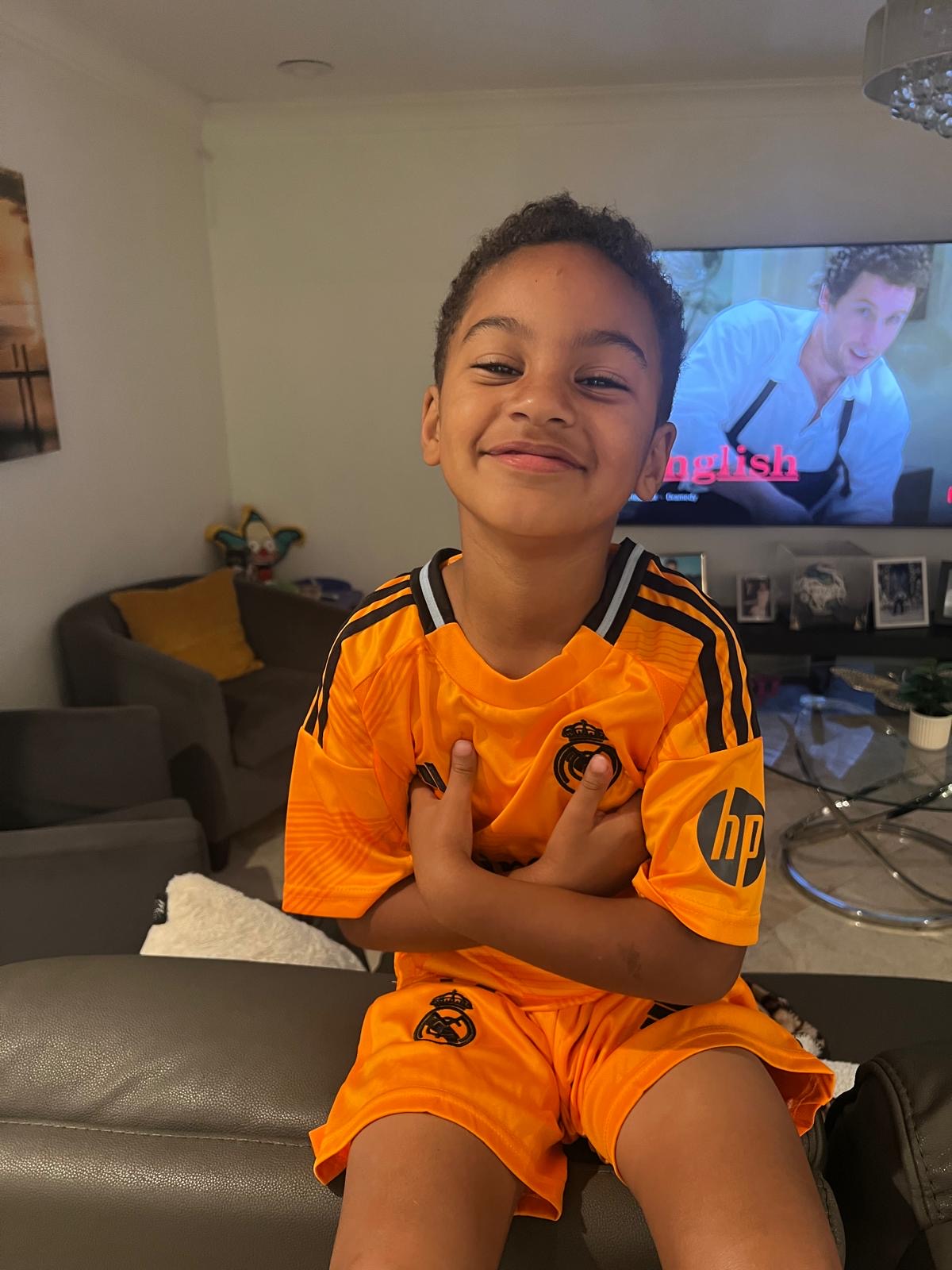 Conjunto Infantil Real Madrid 2024/25 Third – Camiseta y Short