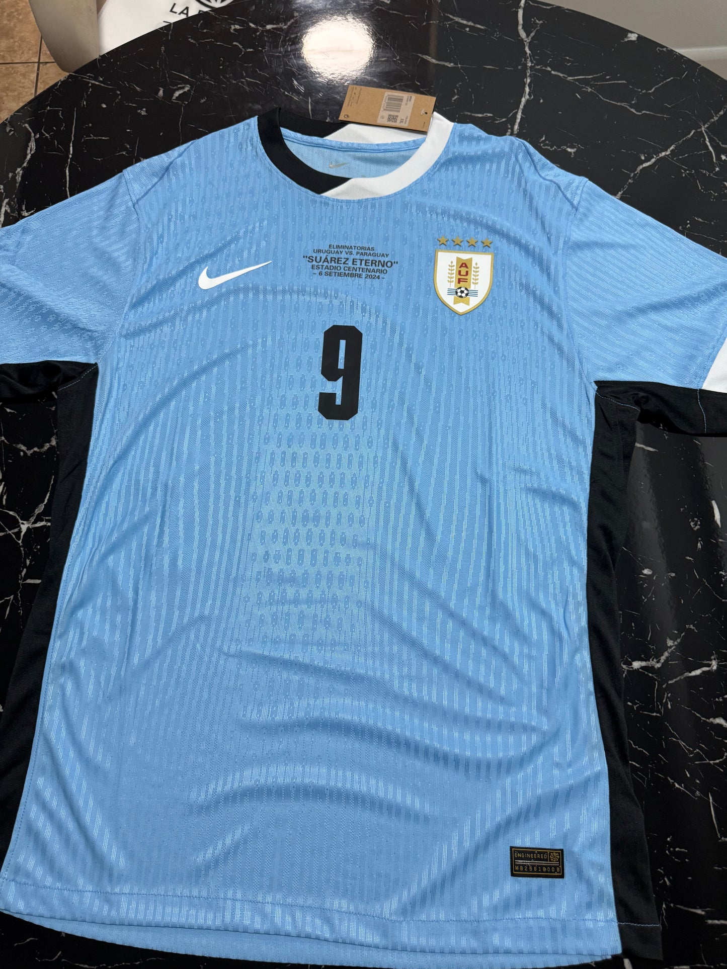 Uruguay Local - Camiseta Versión Jugador - Edición Especial "Suárez Eterno"