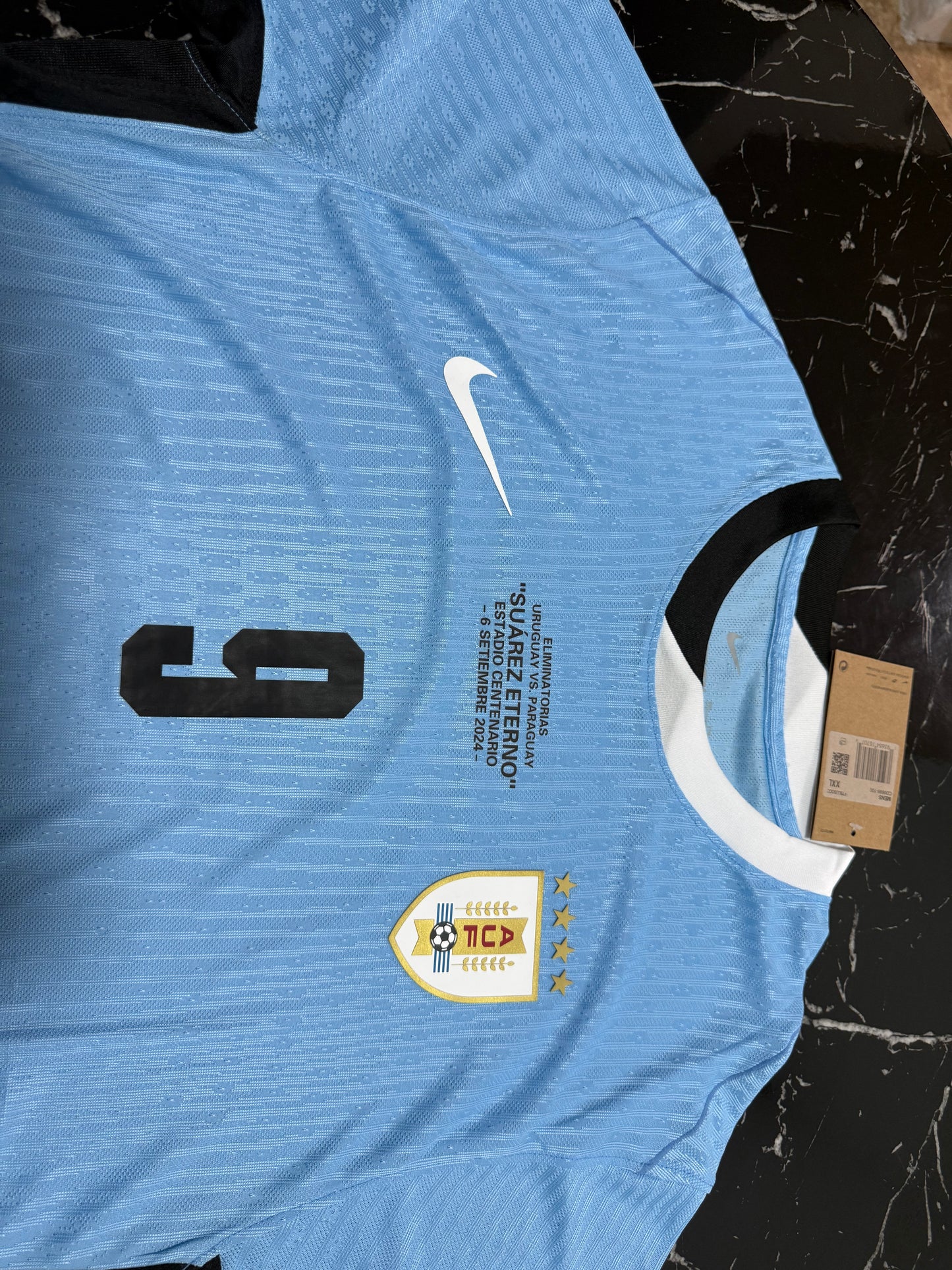Uruguay Local - Camiseta Versión Jugador - Edición Especial "Suárez Eterno"