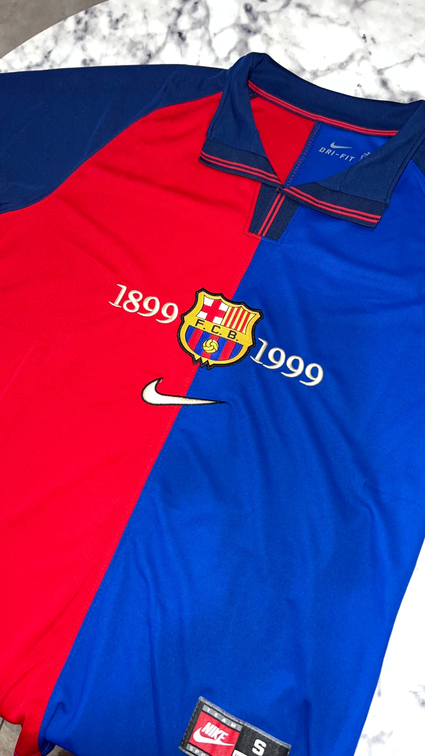 Barcelona 1899-1999 – Camiseta Retro - Edición Especial "100 Años"