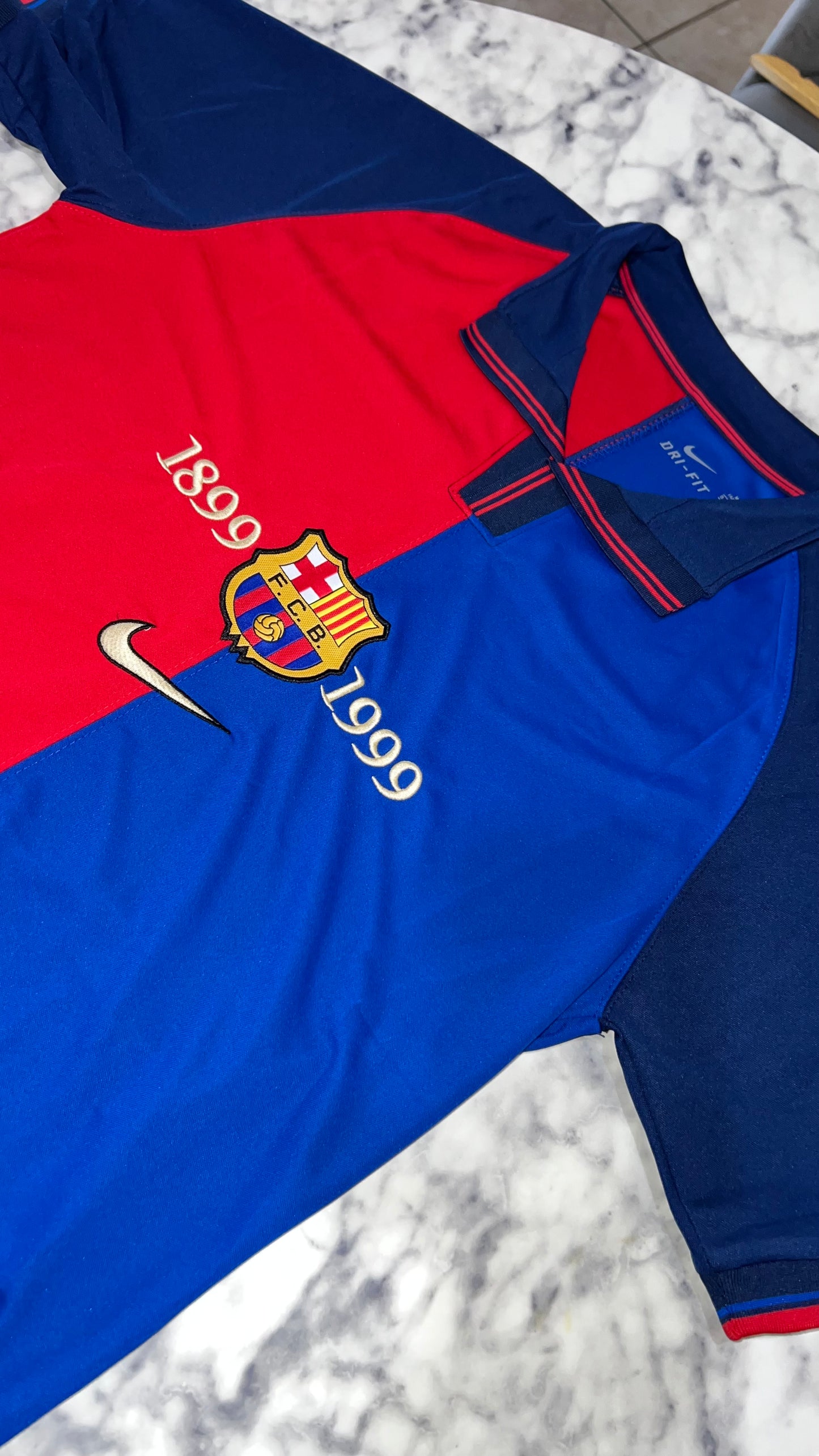 Barcelona 1899-1999 – Camiseta Retro - Edición Especial "100 Años"