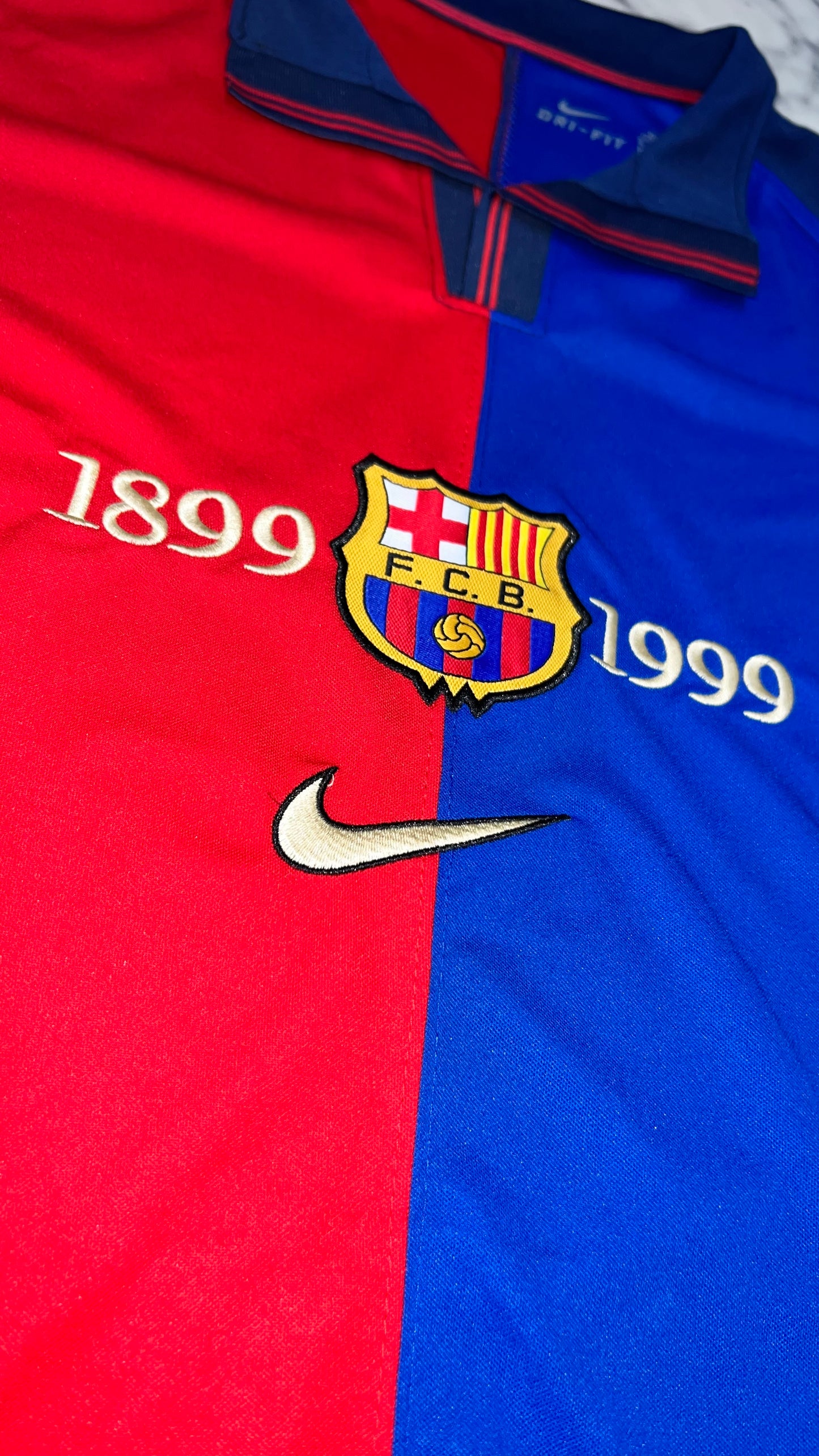 Barcelona 1899-1999 - Guardiola #4 – Camiseta Retro Centenario (Talle M)