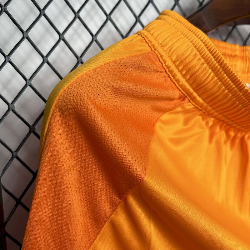 Short Real Madrid 2024/25 – Visitante (Naranja)