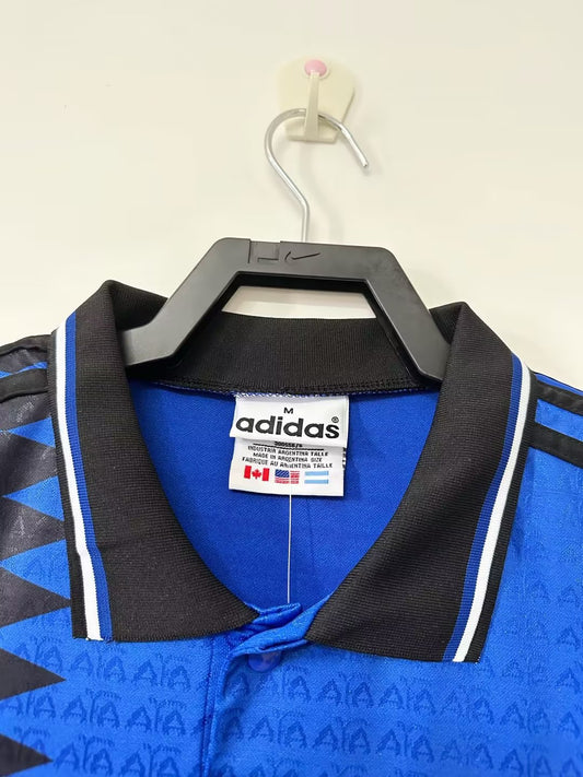 Conjunto Argentina 1995/96 Visitante – Camiseta y Short Retro