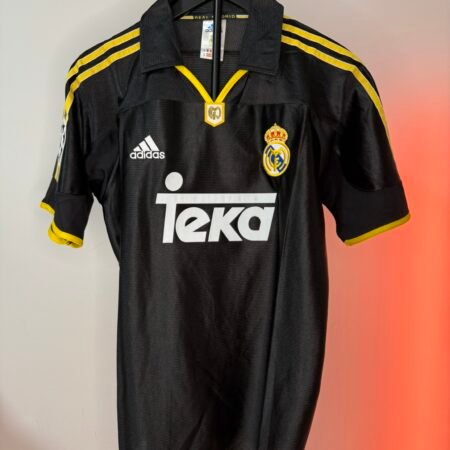 🟡Real Madrid 1999/2000 Visitante – Edición Retro