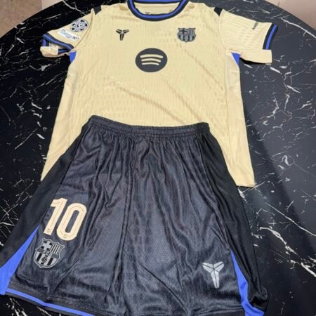 🟡 Conjunto Infantil Barcelona 2026 x Kobe Bryant – Versión Jugador