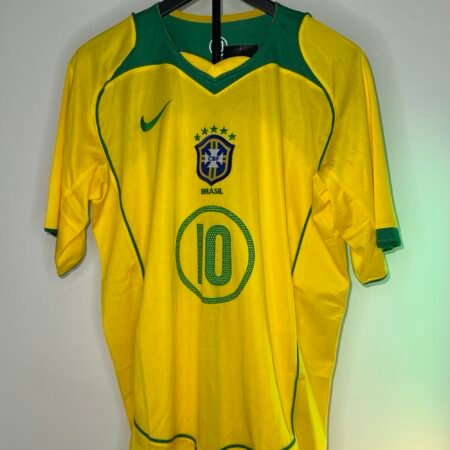 🟡 Brasil 2004 Local TOTAL 90 – Camiseta Retro