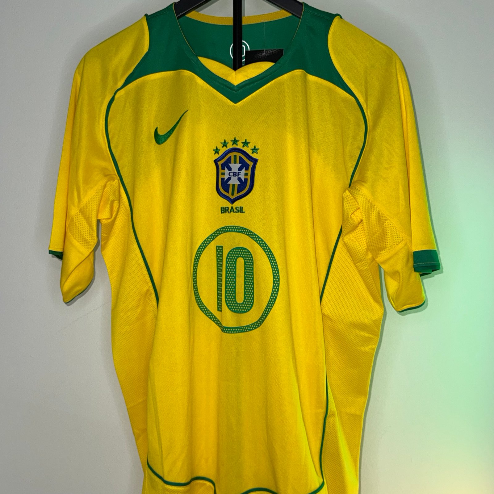🟡 Brasil 2004 Local TOTAL 90 – Camiseta Retro