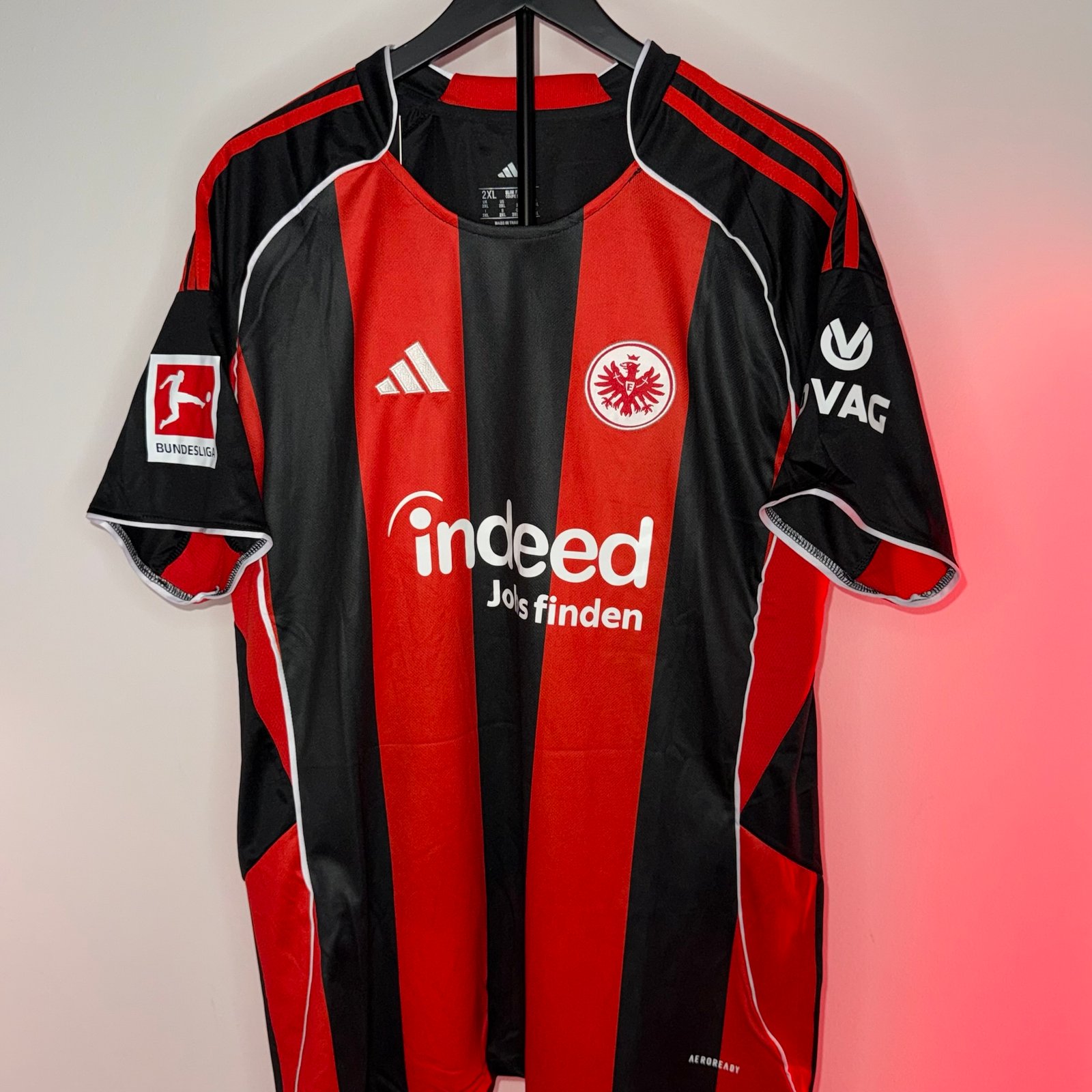 🟡 Eintracht Frankfurt 2025/26 Local - Versión Fan - Image 8