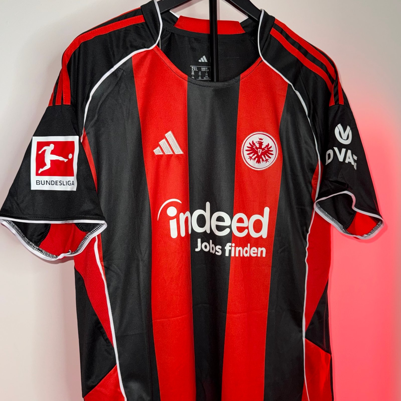 🟡 Eintracht Frankfurt 2025/26 Local - Versión Fan - Image 7