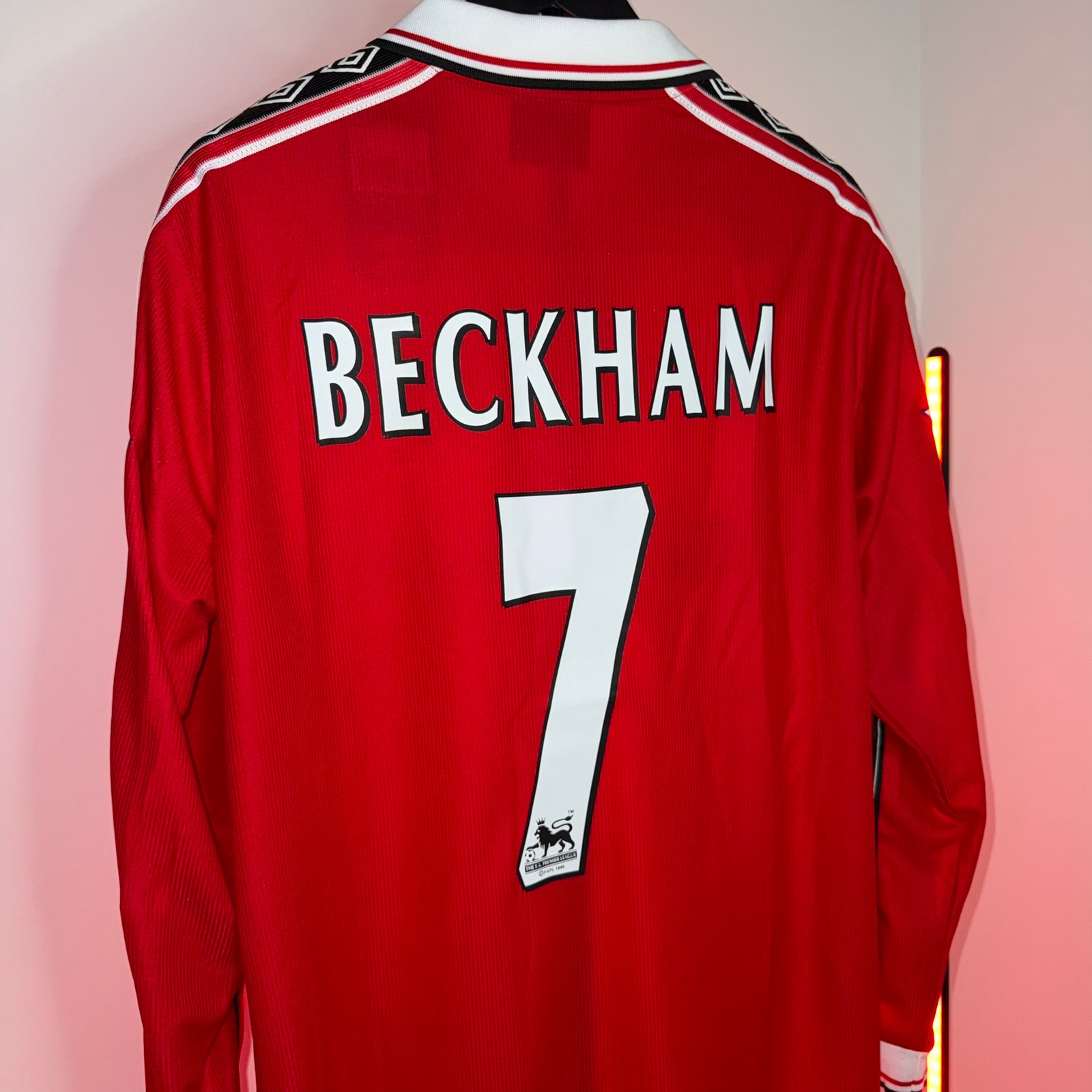 🟡 Manchester United 1998/99 Local – Manga Larga Retro - Image 4