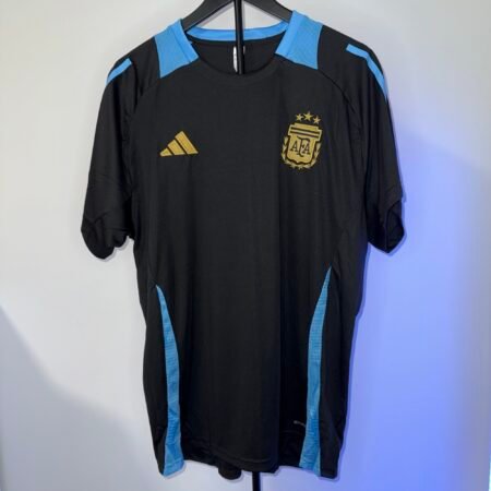 🟡 Conjunto Argentina 2025/26 - Polo Suit de Entrenamiento