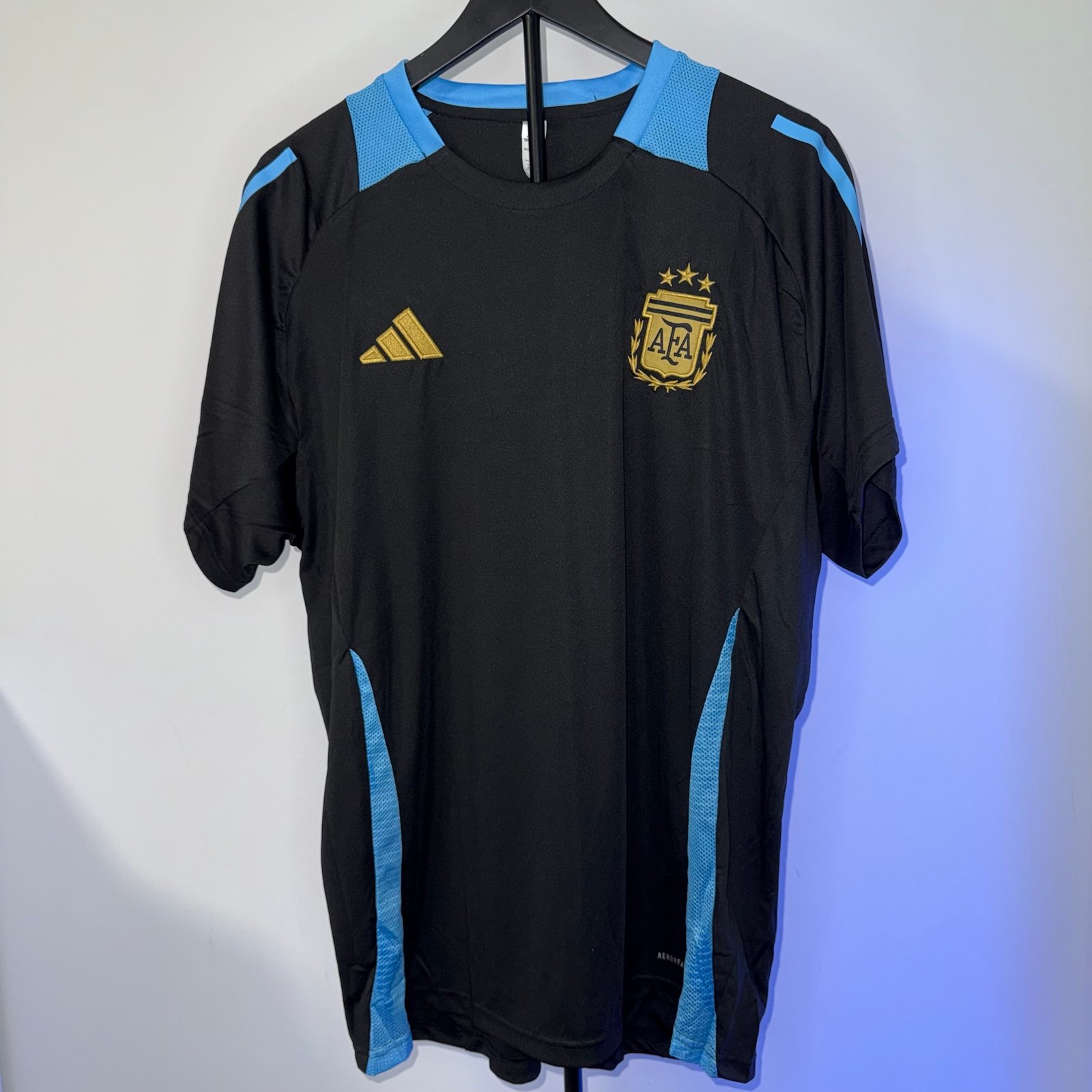 🟡 Conjunto Argentina 2025/26 - Polo Suit de Entrenamiento - Image 2
