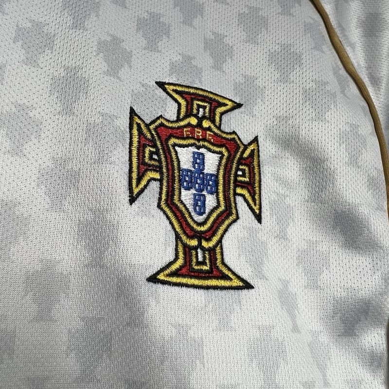 🟡 Portugal 2004 Visitante - Versión Retro - Image 4