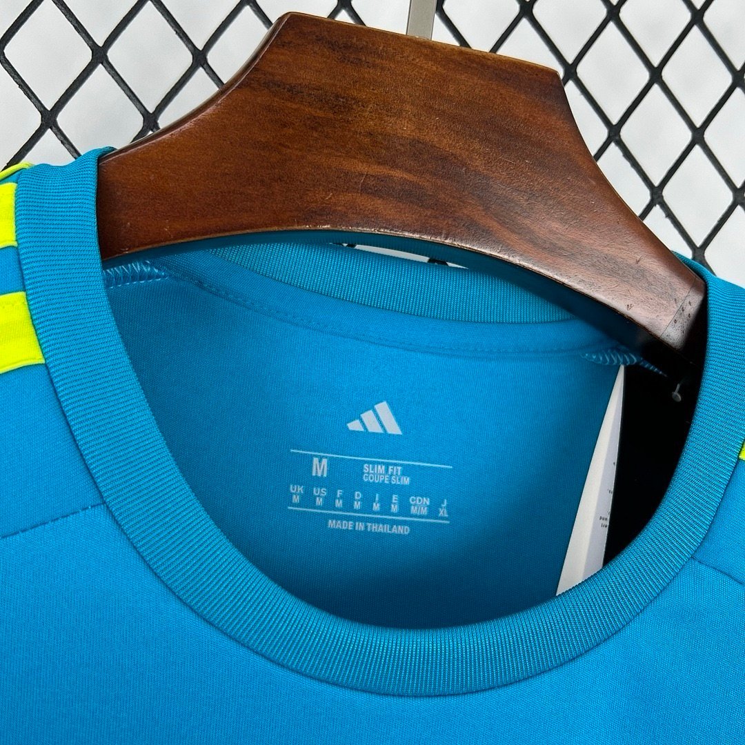 🟡 España 2026 Arquero Azul - Versión Fan - Image 5
