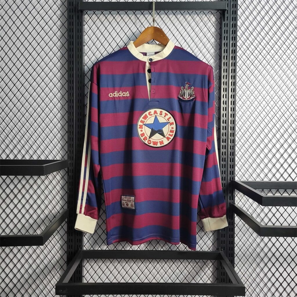 🟡 Newcastle 1995/96 Visitante – Retro Manga Larga