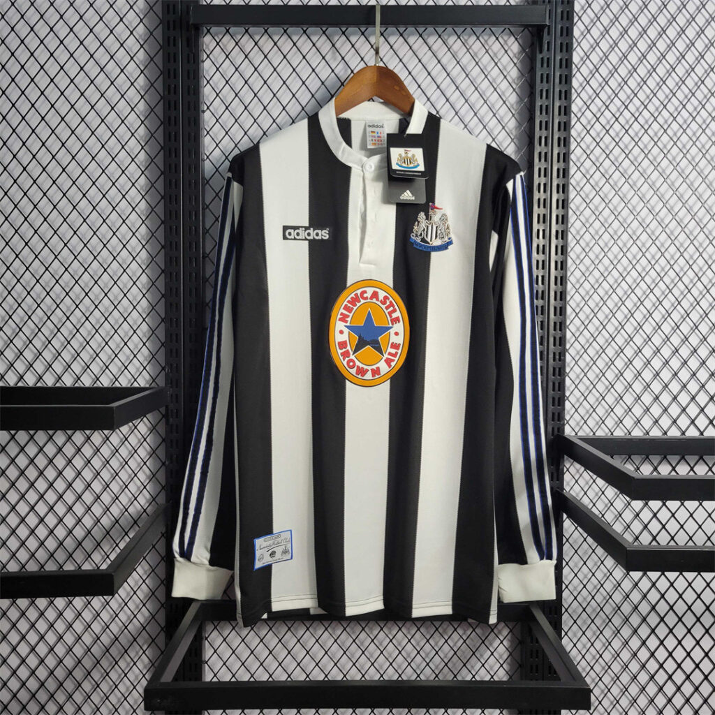 🟡 Newcastle 1996/97 Local – Versión Retro Manga Larga