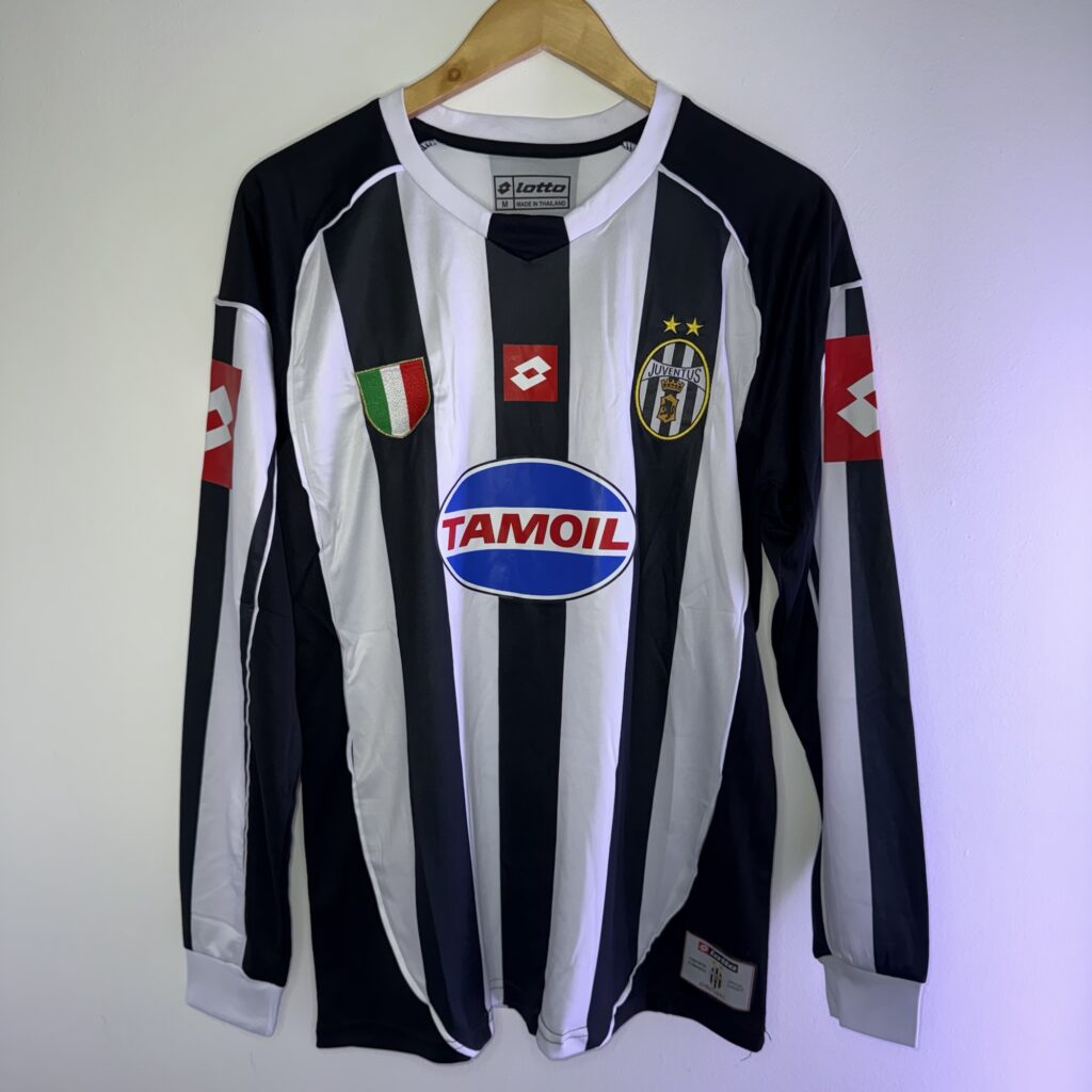 🟡 Juventus 2002/03 Local – Versión Retro Manga Larga
