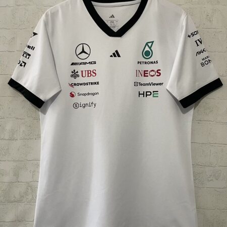 🟡 Mercedes 2026 – Jersey F1 Blanco, Modelo 3
