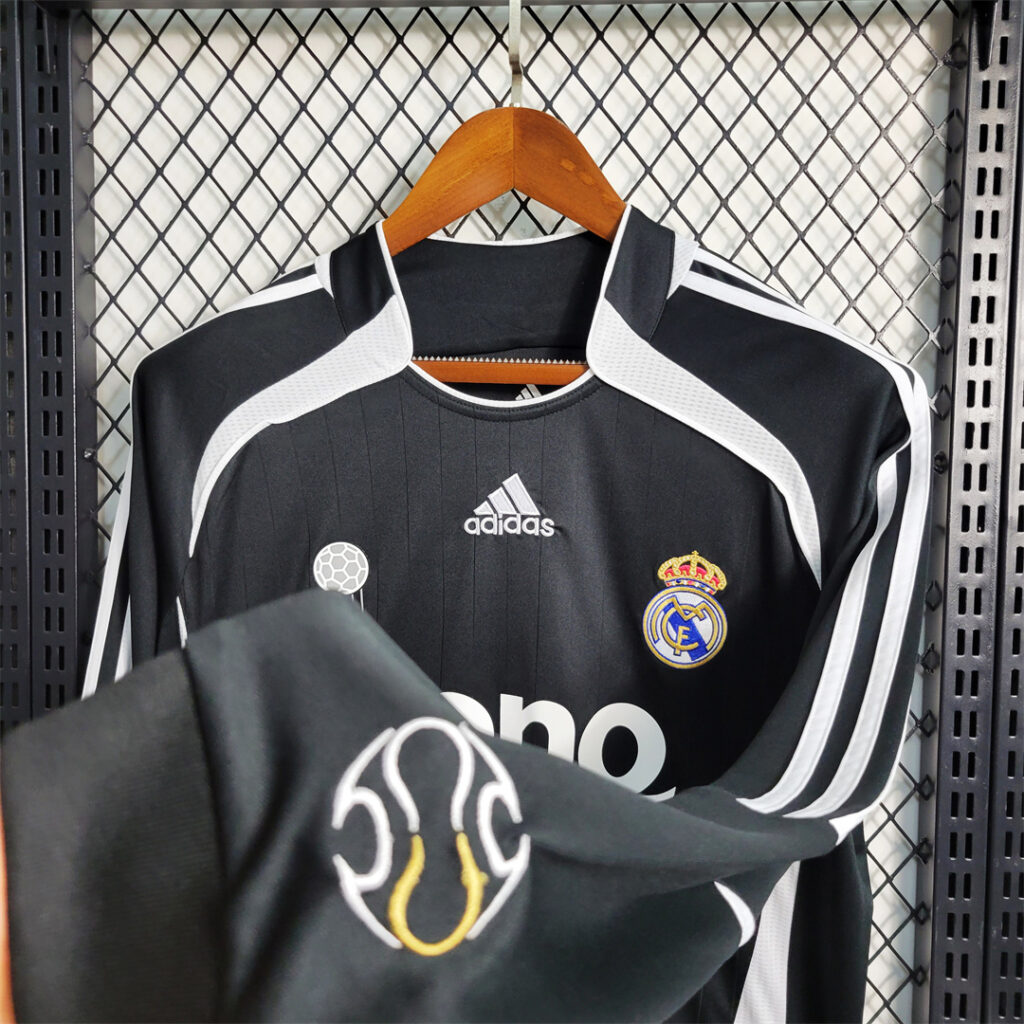 🟡 Real Madrid 2006/07 Alternativa – Camiseta Retro Manga Larga
