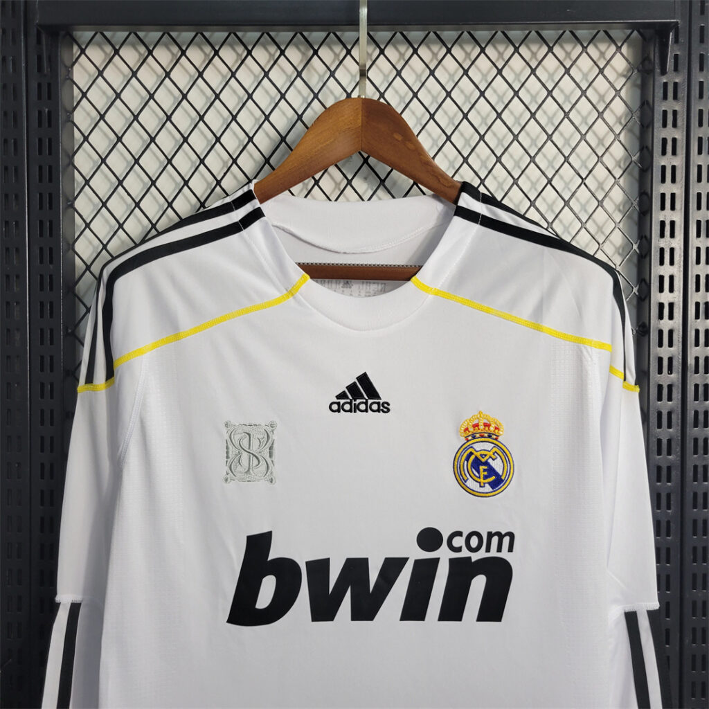 🟡 Real Madrid 2009/10 Local – Camiseta Retro Manga Larga