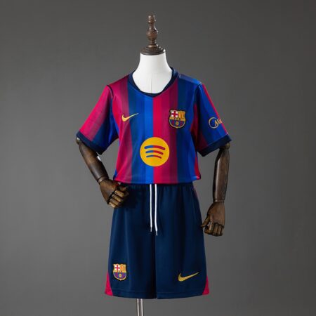 Barcelona 2026/27 local conjunto de niños frente